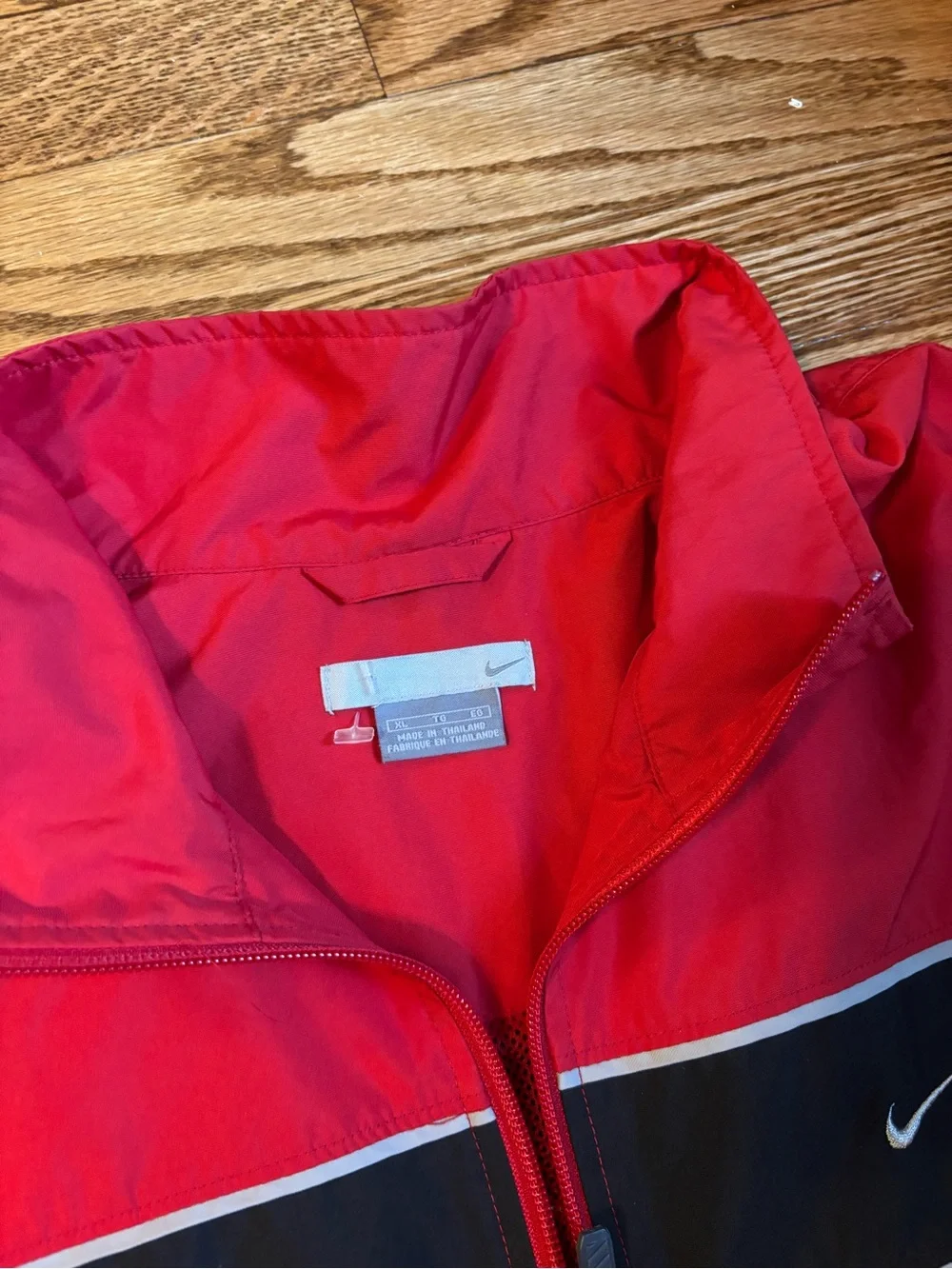 Nike Red & Black Full Zip Windbreaker Jacket Y2K Swoosh Track Jacket XL